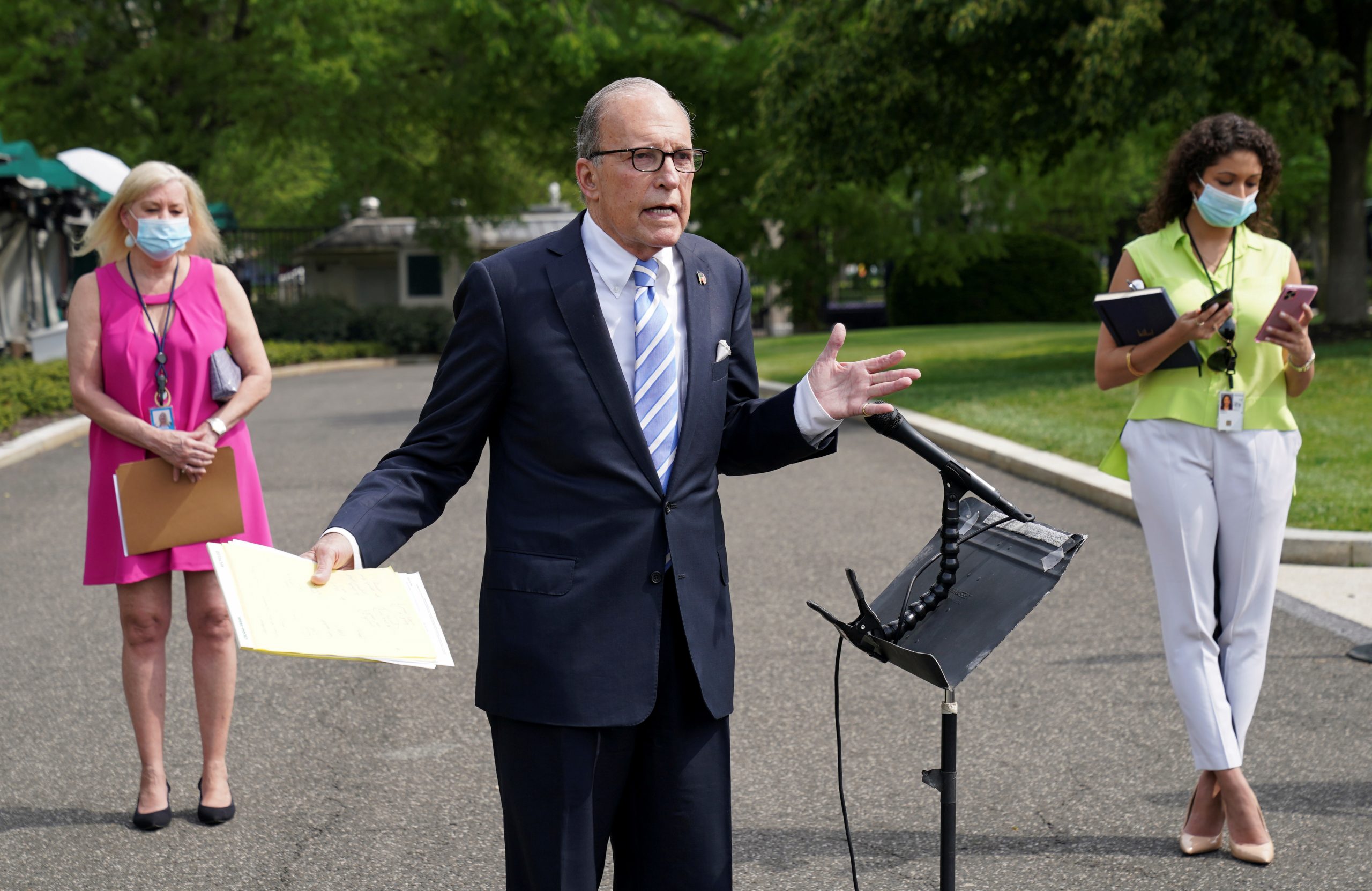 Trump Economic Adviser Urges Wearing of Masks at Tulsa Rally