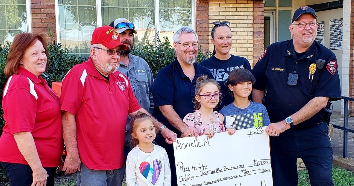'Amazing': 7-Year-Old Girl Personally Raises Over $1,700 for Local First Responders