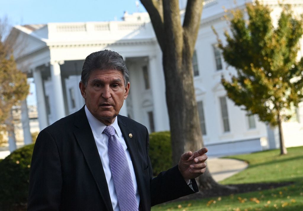 Manchin ‘Refused’ a Frantic White House Phone Call Right Before He Killed Build Back Better on TV