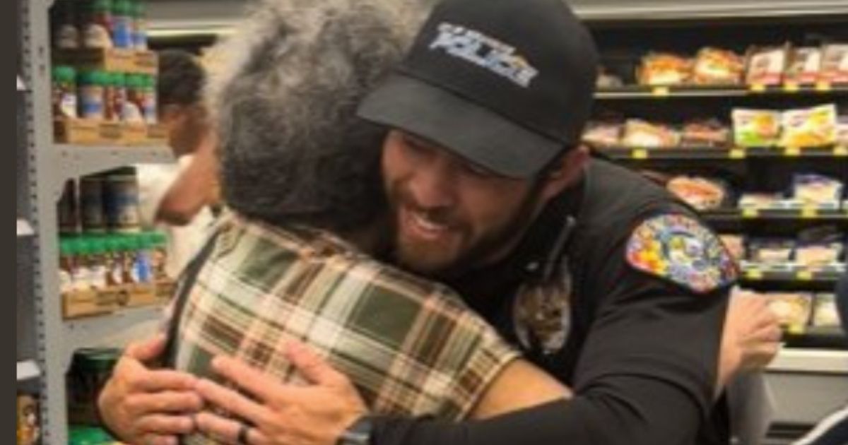 Officers Stop Unsuspecting Shoppers Inside Grocery Store, Then Hand Them a Gift