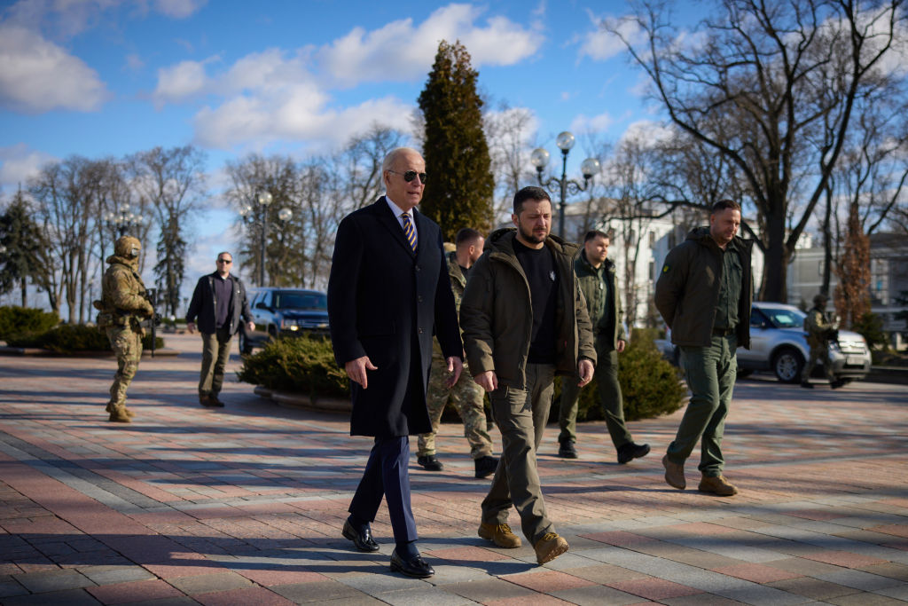 There’s Something Strange in the Video of Biden and Zelenskyy Walking Through Kyiv