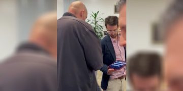 John Fetterman Seen Taking Questions With ‘Voice-to-Text Dictation’ Using Tablet