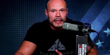 Conservative commentator Dan Bongino has offered to moderate a presidential debate.