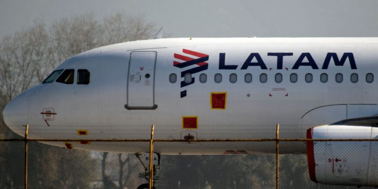 Plane Forced o Land After Pilot Collapses and Dies Mid-Flight