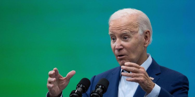 Women Make 20% Less Than Men in Biden’s White House Despite His Pledge to Address the Issue