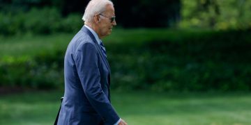 Biden to Visit Lake Tahoe After No Comment On Hawaii Fire Death Toll
