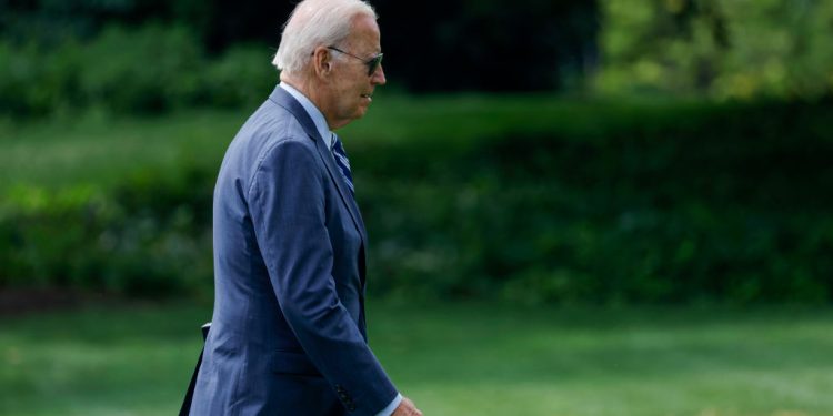 Biden to Visit Lake Tahoe After No Comment On Hawaii Fire Death Toll