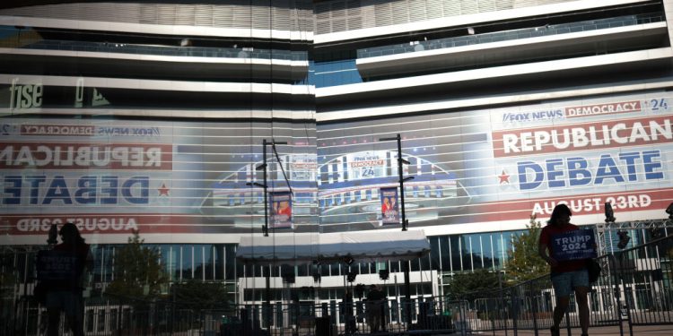 DNC to Fly Anti-Republican Plane Above GOP Debate Despite Cries About ‘Climate Emergency’