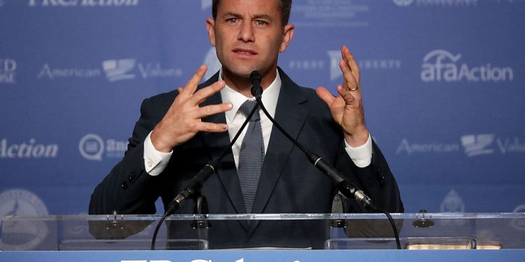 Parents Across the Nation Book Library Rooms to Host Kirk Cameron Readings After He Has Been Denied