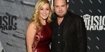 Singer Kellie Pickler Speaks Out for First Time Since Husband’s Suicide