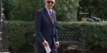 Biden Smirks Again as He Refuses Questions About Maui Fires, Later Uses Small Stairs to Board AF1
