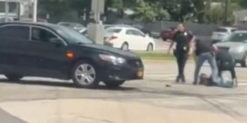 Woman Waving Gun in New York Intersection Struck Down By Police