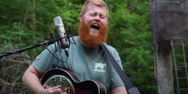 This YouTube screen shot shows breakout country star Oliver Anthony singing "Rich Men North of Richmond."