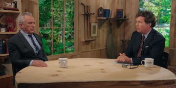 In a “Tucker on Twitter” episode released on Monday, Democratic presidential candidate Robert F. Kennedy Jr., left, talked to Tucker Carlson, right, about Ukraine, his uncle’s assassination and other topics.