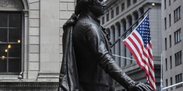 Long Island Town Offers to Take Statues of Columbus and Washington From NYC