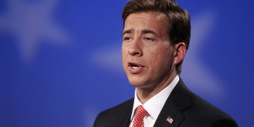 Illinois Secretary of State Insists ‘Concept and Practice of Banning Books Contradicts’ Founding Ideas of US