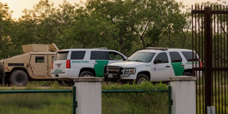 Biden DHS Clears Path for Thousands of Migrants to Find Work in US Amid Wave of Border Crossings