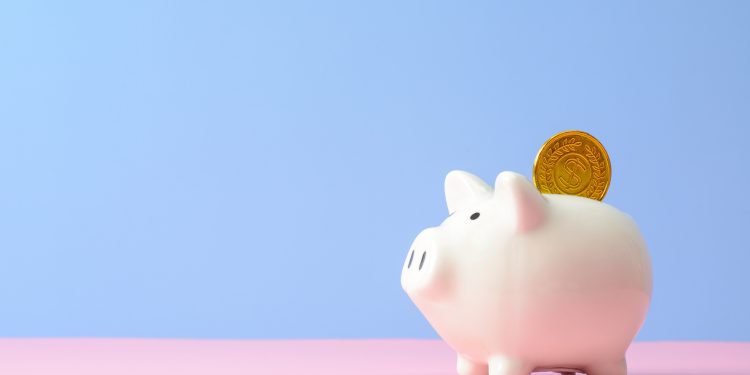 Bank Reimburses Man With Dementia Life Savings After He Was Scammed