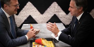 ‘Message of Confidence’: Blinken and Ukrainian Foreign Minister Celebrate Reopening of McDonald’s