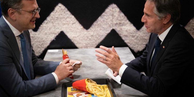 ‘Message of Confidence’: Blinken and Ukrainian Foreign Minister Celebrate Reopening of McDonald’s