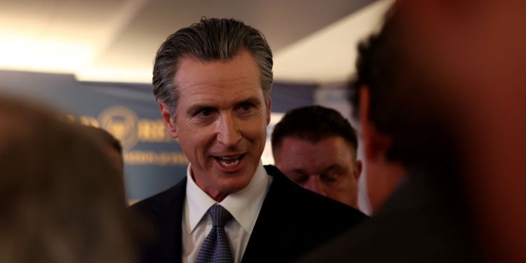 ‘Role Model’: Gavin Newsom Pays Tribute to Dianne Feinstein