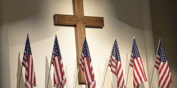Pastor Urges Americans to Trust in God