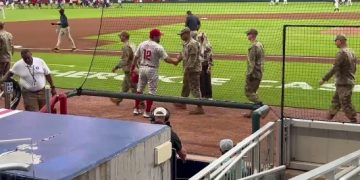 Phillies Player Wows People With ‘Humble’ Act Showing Respect for Military Members