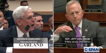 Garland Grilled on Whether ‘Traditional Catholics’ Are ‘Extremists’ for Nearly 1 Minute
