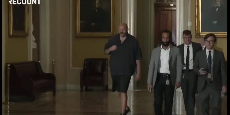 Fetterman Attends Meeting With Zelenskyy in Shorts and a Short-Sleeve Shirt