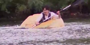 Harvard University student Benjamin Chang made his dream come true after traveling down the Charles River in a pumpkin boat.