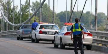 Police Officer Breaks Down After Talking Suicidal Man Off Bridge: ‘I’ve Been in Your Shoes’