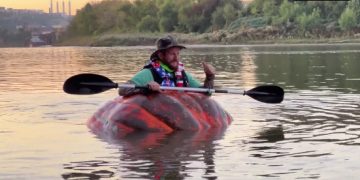 Missouri Man Breaks Guinness World Record After Completing 38-Mile Trek on River in 1,208-Pound Pumpkin Boat