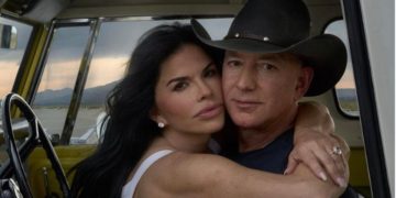 Jeff Bezos, right, posed for Vogue with his fiance, Lauren Sanchez, left, but his choice of attire sparked criticism on social media.