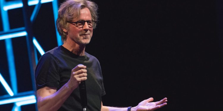 Comedian Dana Carvey Reveals Son Died From ‘Accidental Drug Overdose’