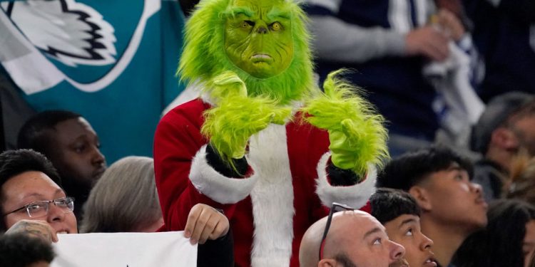 ‘Santa Is Fake. Jesus Is Real’: Texas Grinch Tells School Children