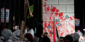 Angry Mob Left Joe Biden Personalized Message on White House Gates