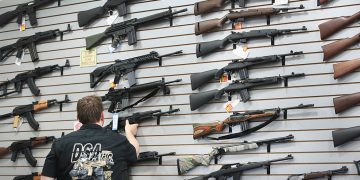 Florida Company Offering Customers AR-15 and Turkey for Thanksgiving With Roof Purchase