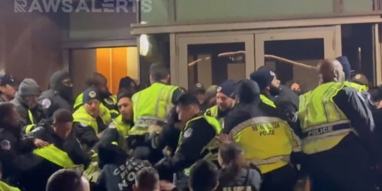 6 Capitol Police Officers Injured by ‘Violent’ Pro-Palestinian Protesters