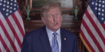 Video of Trump Bashing Iowa Governor for Endorsing DeSantis Raises Eyebrows