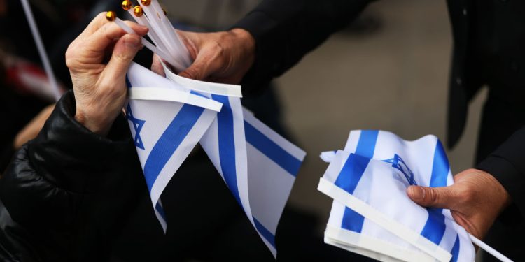 Gunman Fires Shots Outside of New York Synagogue Shouting ‘Free Palestine’