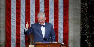 GOP Congressman Met with Cheers After Announcing His Retirement