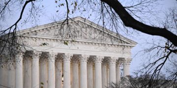 ‘Special Protection For Billionaires’? SCOTUS to Consider Settlement That Shields Sackler Family From Opioid Lawsuits