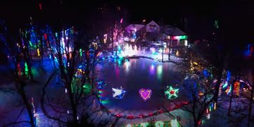 World Record Christmas Lights Display Raises Money for Charity, Draws People to Small Town