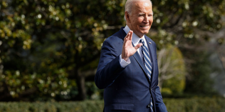 One Small Detail in Biden’s Student Loan Forgiveness Reveals His True Intentions – How Is This Legal?