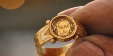 Archaeologists in Sweden have unearthed, in addition to thousands of other medieval artifacts, an ancient ring with an image of Jesus.