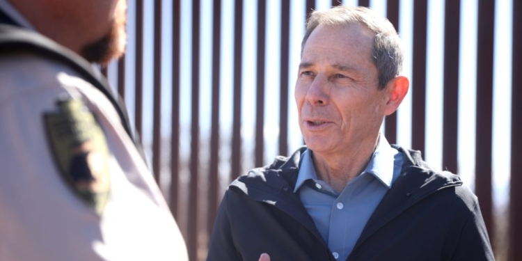 Oil Lobby Working With Republicans Behind-The-Scenes To Push ‘Gateway’ To Carbon Tax