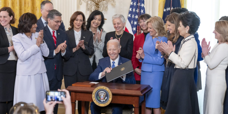 New Poll Reveals Dismal Approval Rate For Biden’s Handling Of Debt Forgiveness, Even Across Debtors