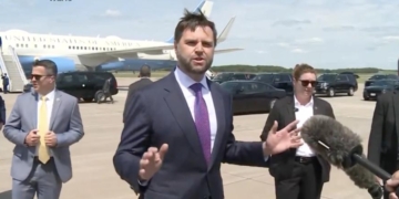 ‘I Thought You Guys Might Get Lonely’: JD Vance Strides Over To Bored Reporters Waiting For Harris On Tarmac
