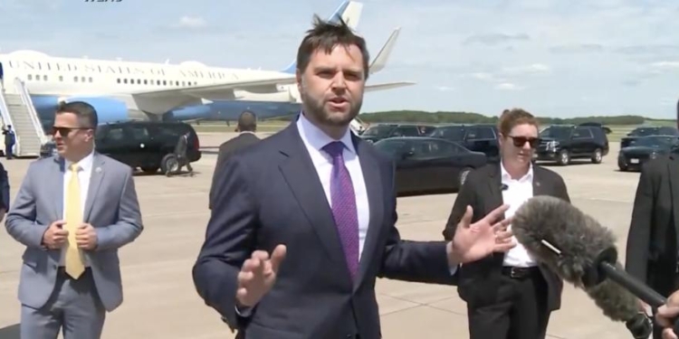 ‘I Thought You Guys Might Get Lonely’: JD Vance Strides Over To Bored Reporters Waiting For Harris On Tarmac