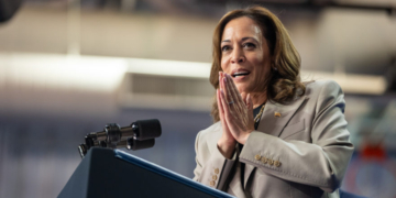 Former Republican VP Dick Cheney Endorses Kamala Harris